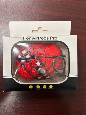 Source Unknown Red Plaid AirPods Pro Case with Black Keyring
